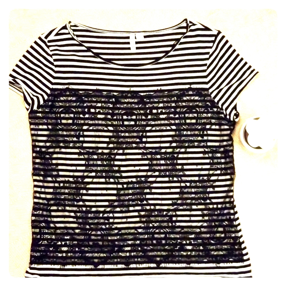 Black and white stripe top